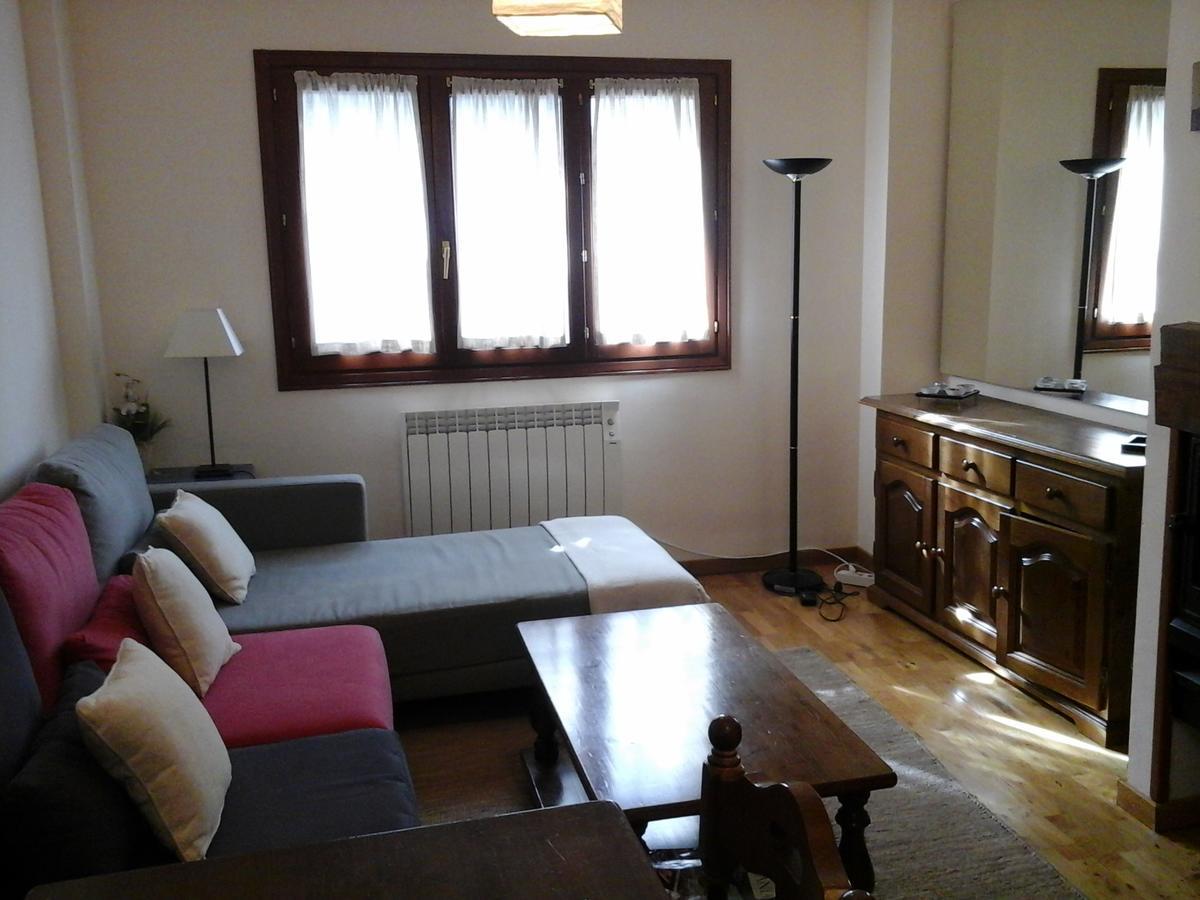 Apartamentos Tanau Baqueira Beret Bagian luar foto