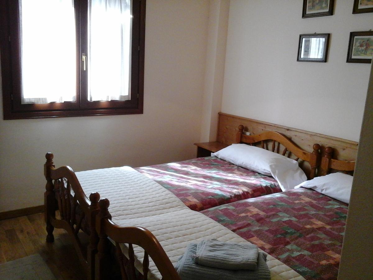 Apartamentos Tanau Baqueira Beret Bagian luar foto
