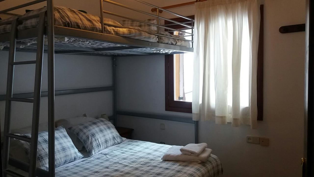 Apartamentos Tanau Baqueira Beret Bagian luar foto