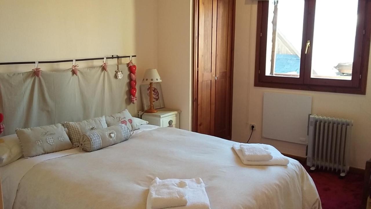 Apartamentos Tanau Baqueira Beret Bagian luar foto