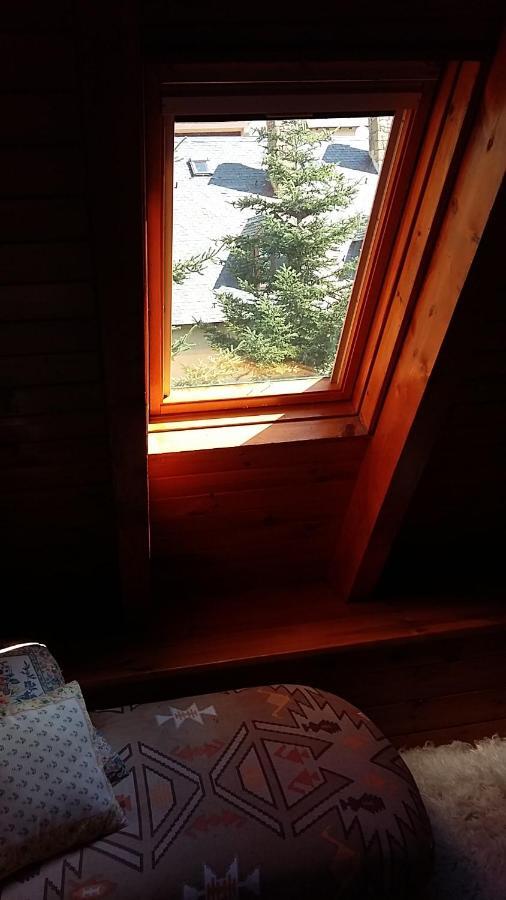 Apartamentos Tanau Baqueira Beret Bagian luar foto